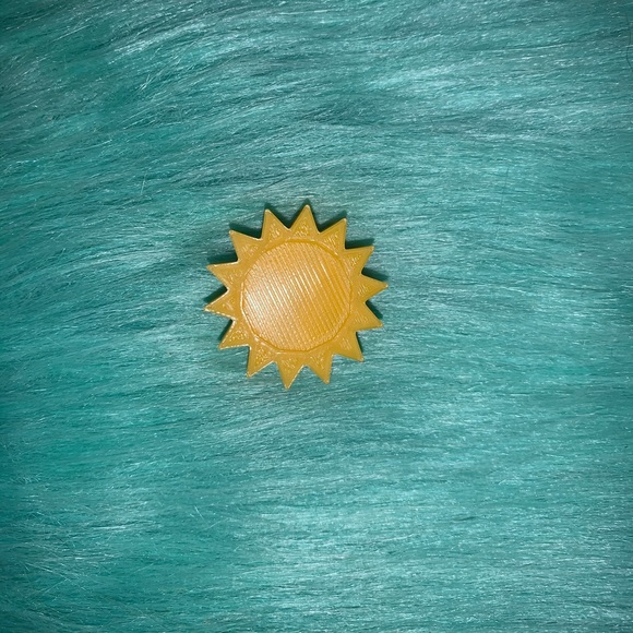 Sun Straw Topper - Picture 1 of 3